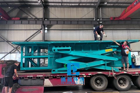 升级款8立方水平式垃圾压缩机发货宜宾